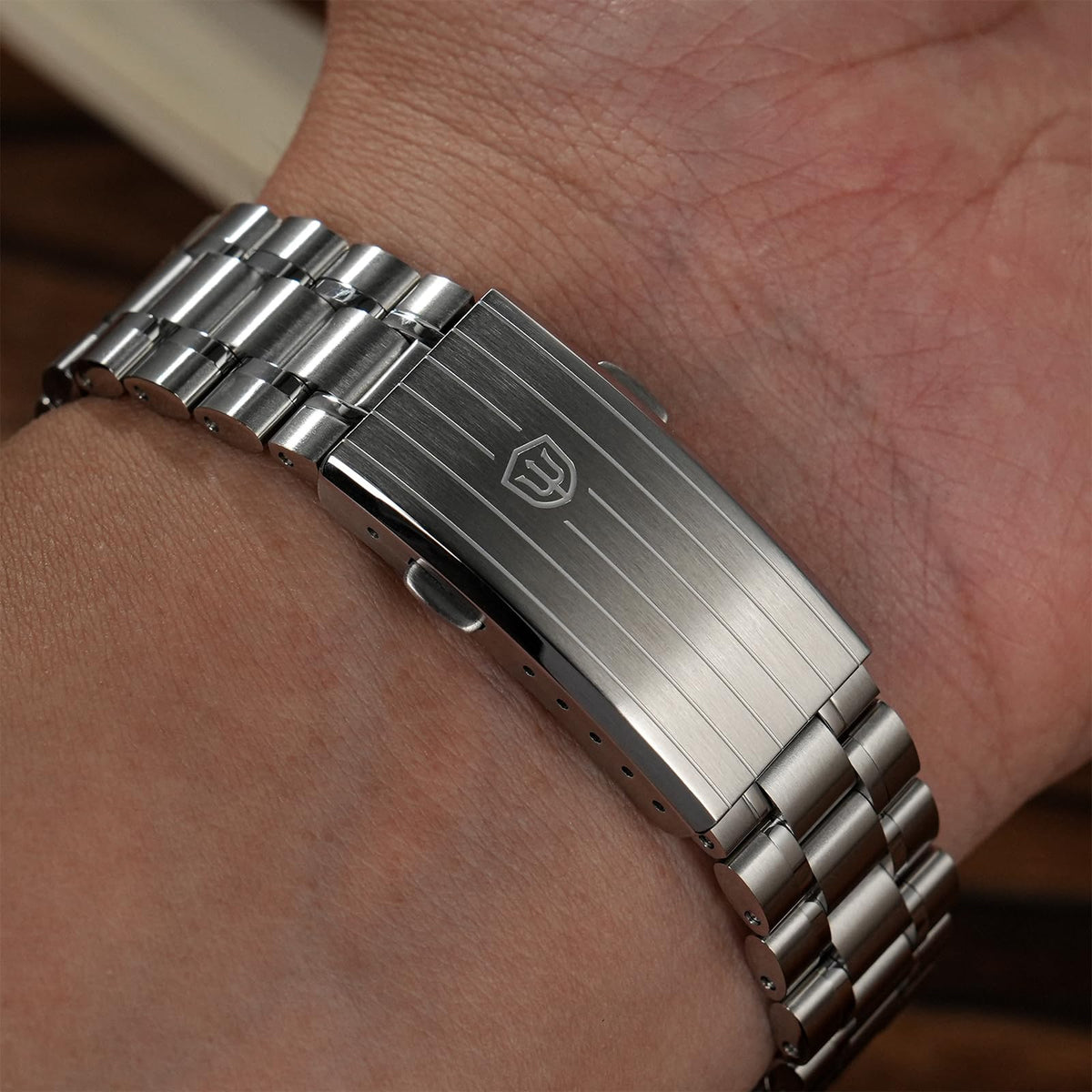 40mm Chronograph Watch M23287